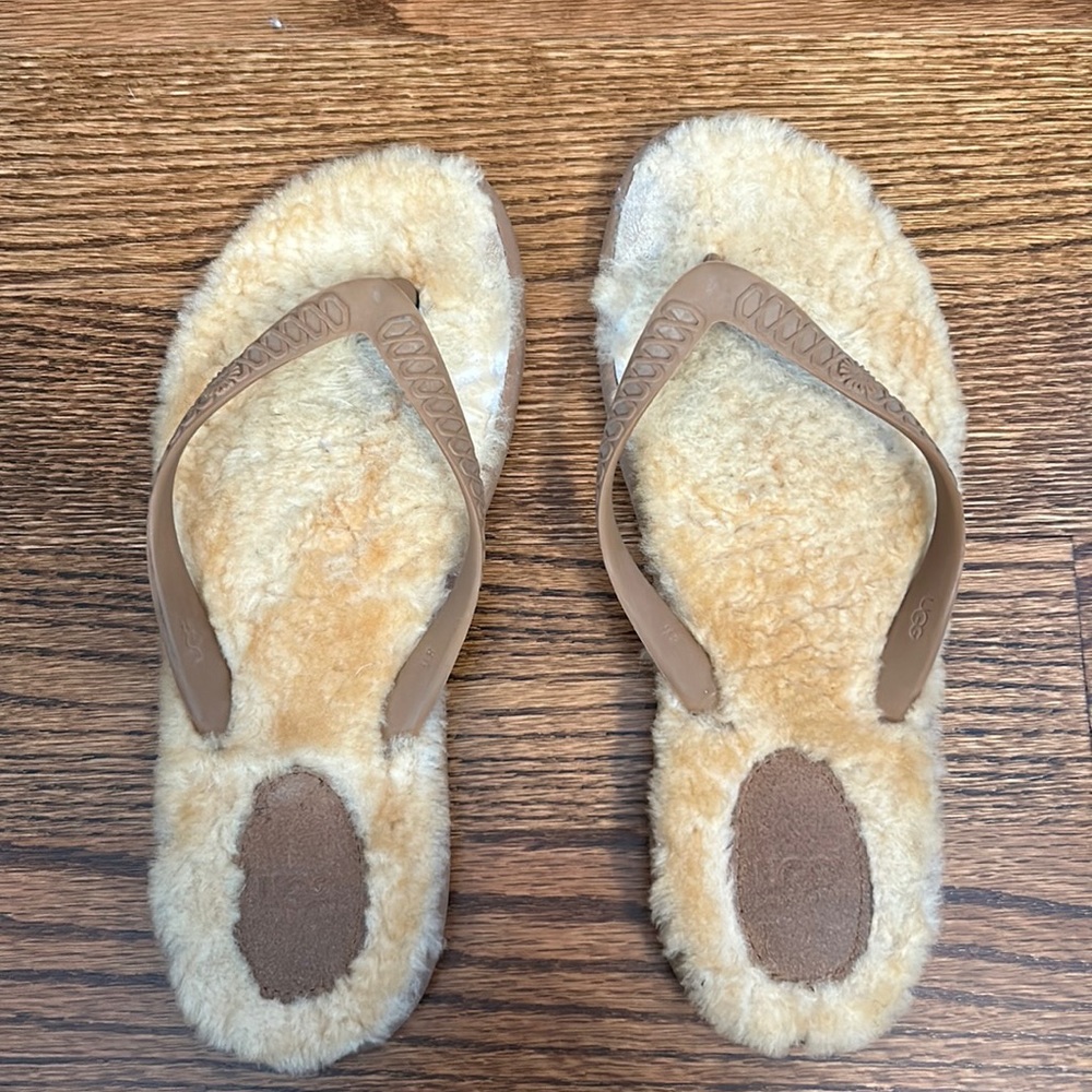 UGG flip flops!!!!